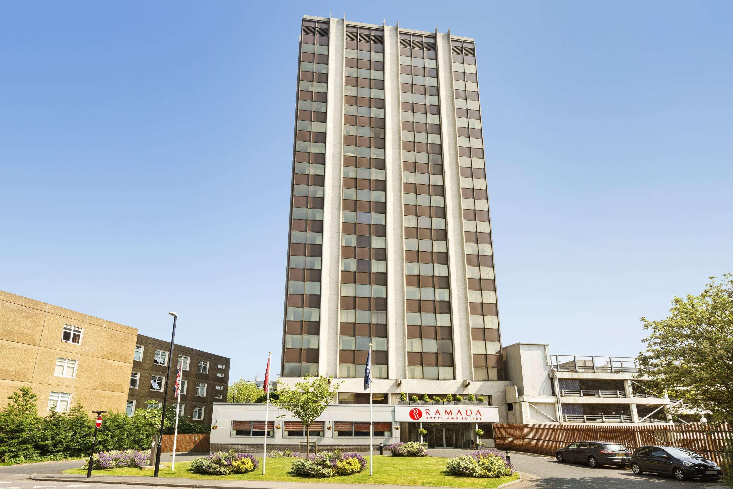 Ramada Hotel & Suites By Wyndham Coventry Exterior photo